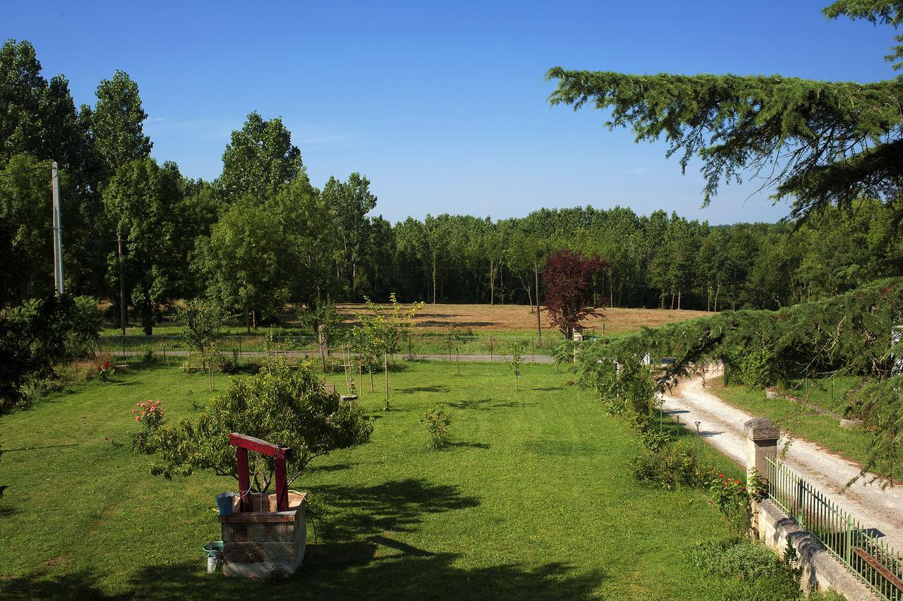 La Ferme Du Ciel Bed & Breakfast Laruscade Exterior photo